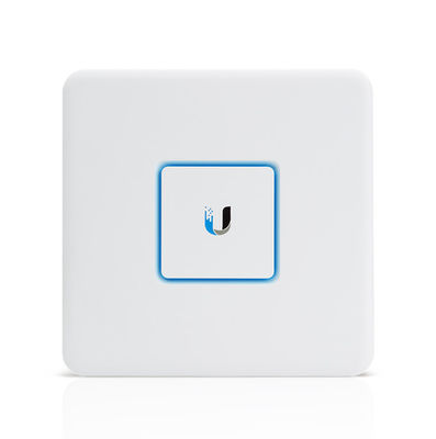 El gigabit de 12VDC 7W ató con alambre el cortafuego UniFi USG VPN RADIUS del router